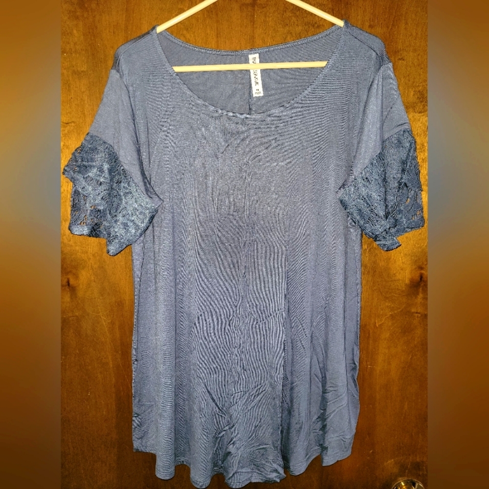Beautiful lace top (3 listed, all different colors)